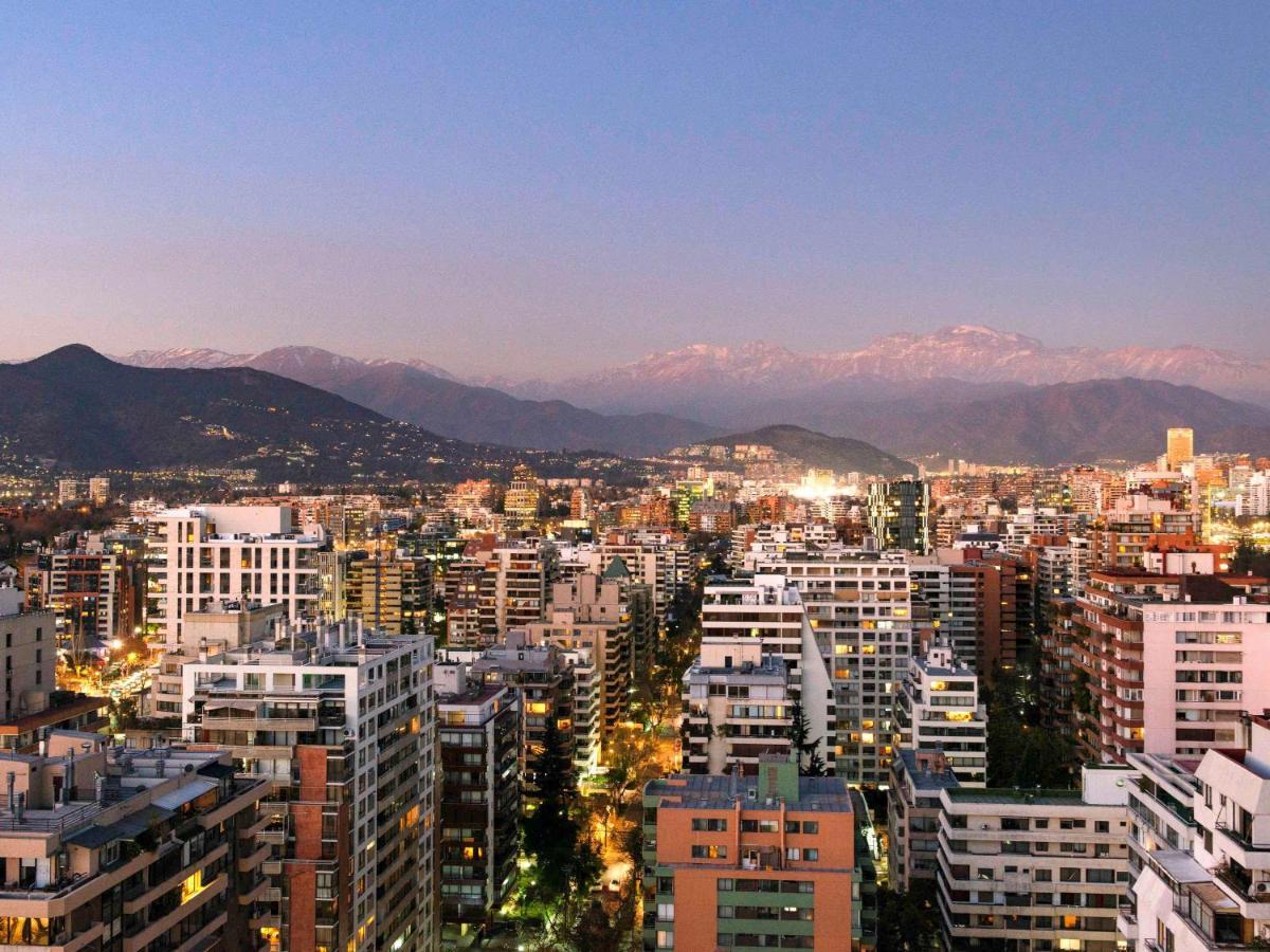 Pullman Santiago Vitacura 외부 사진 Santiago skyline