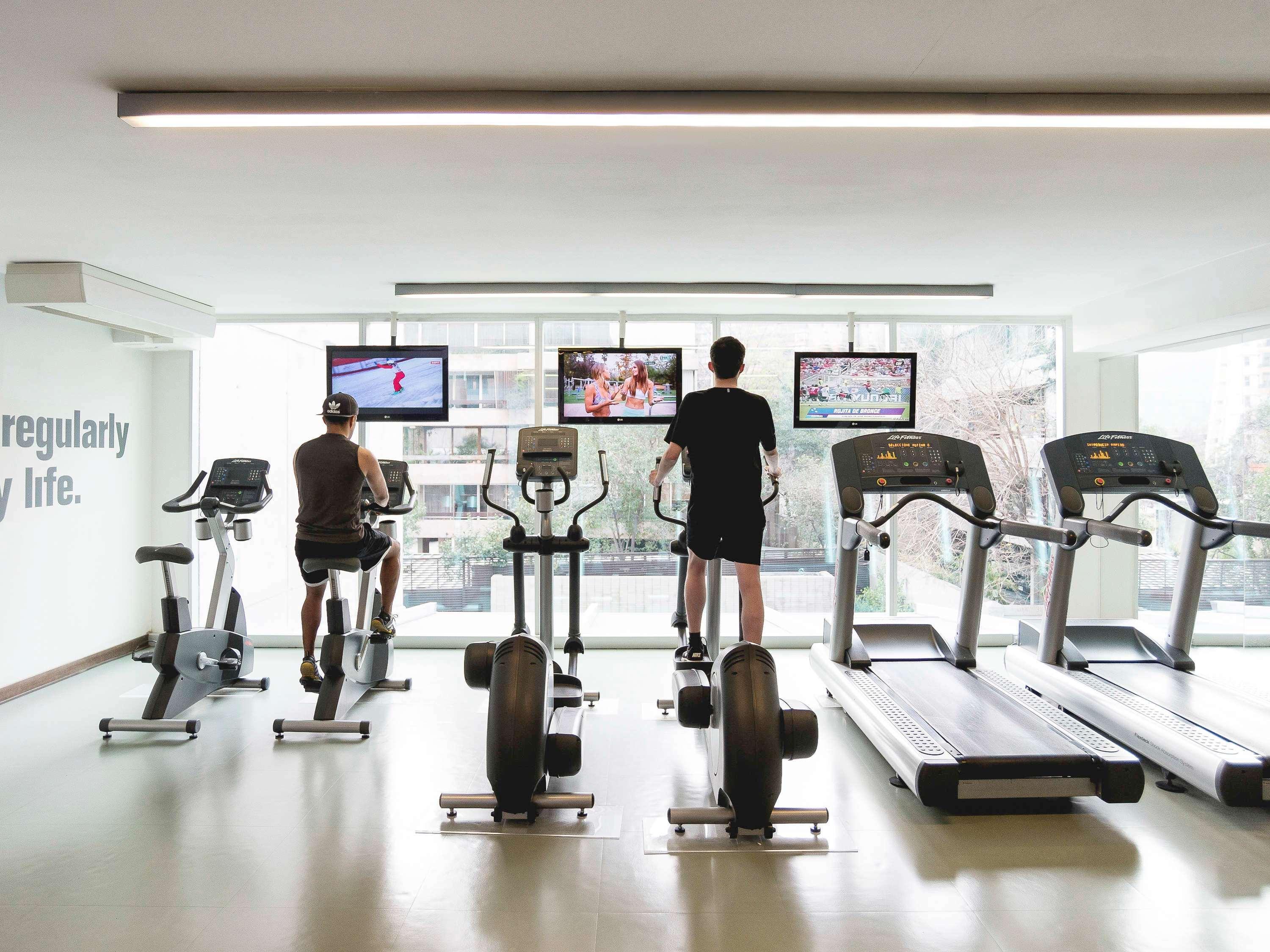 Pullman Santiago Vitacura 외부 사진 The gym at the hotel