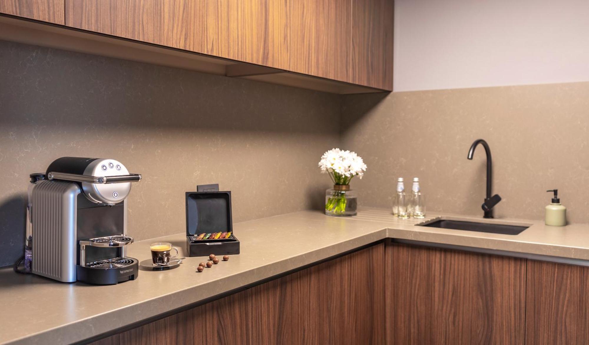 Pullman Santiago Vitacura 외부 사진 A Nespresso machine in a kitchen